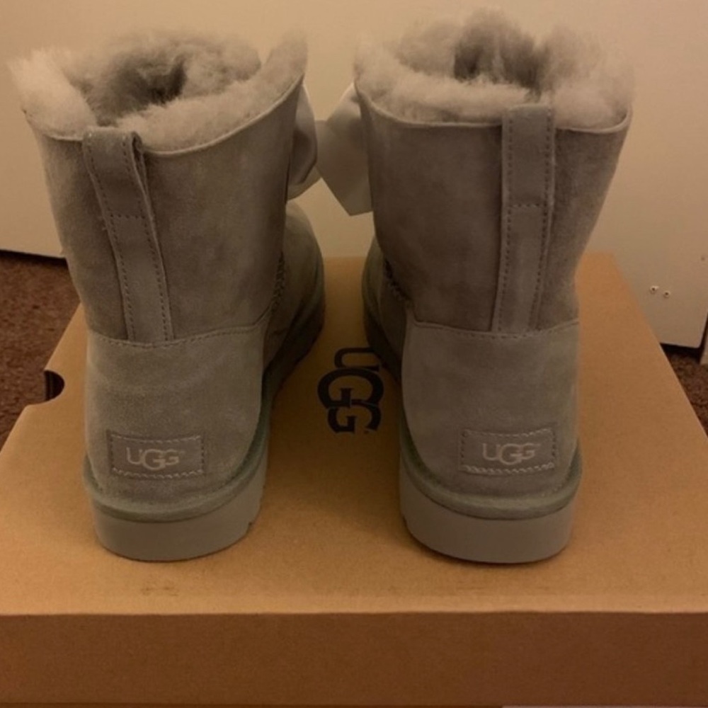 NIB UGG Gita Bow Mini Boots / Women size 8 - Picture 4 of 5